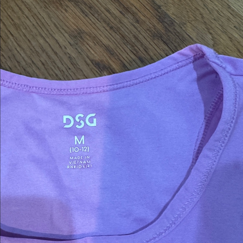 Super cute girls’ athletic tank - basketball theme - Picture 3 of 3
